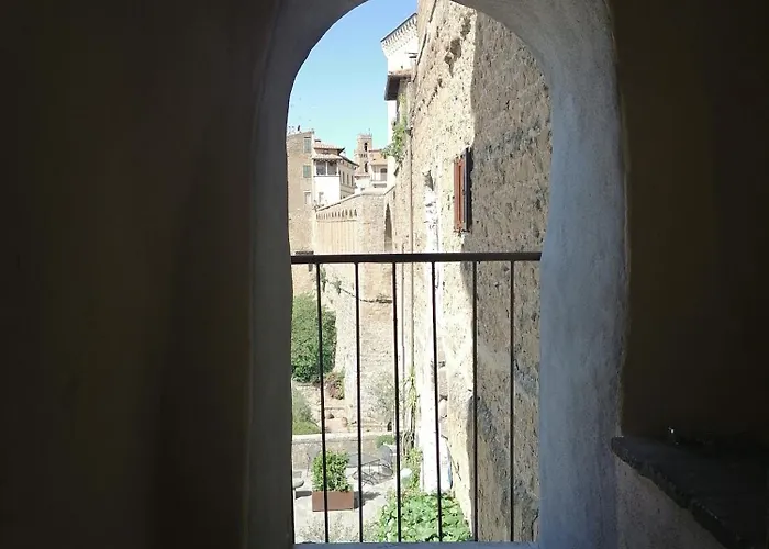 La Torre Della Piramide 게스트하우스 3*