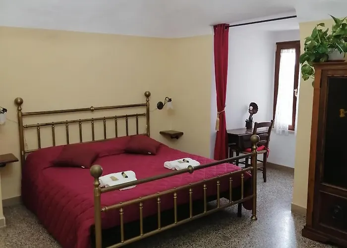 La Torre Della Piramide 게스트하우스 3*