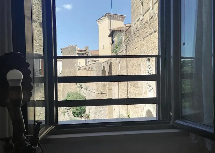 La Torre Della Piramide