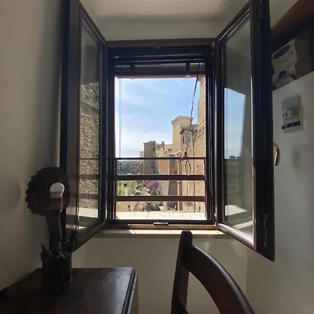 La Torre Della Piramide